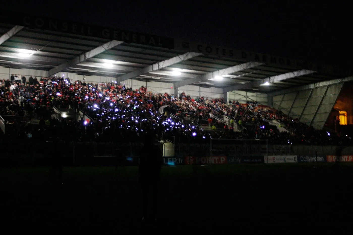 Une journée dans la peau d’un supporter privé d’électricité