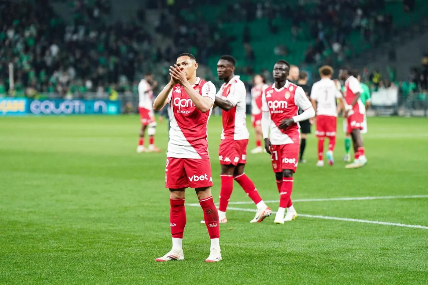 Monaco éteint le Chaudron et redevient dauphin du PSG