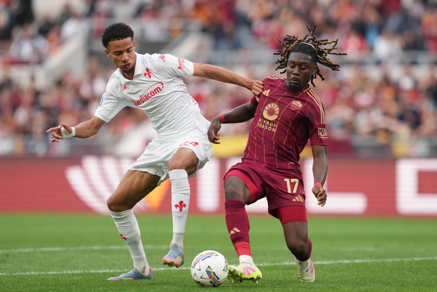 L’AS Rome bat la Fiorentina d’une courte tête et se replace