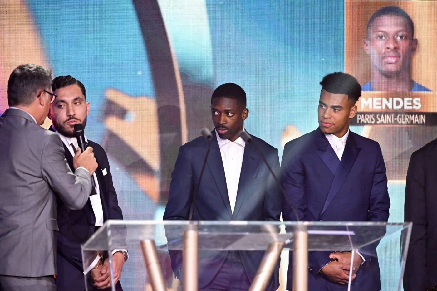 Trophées UNFP : Rayan Cherki et Lucas Chevalier entourés de Parisiens dans l’équipe type