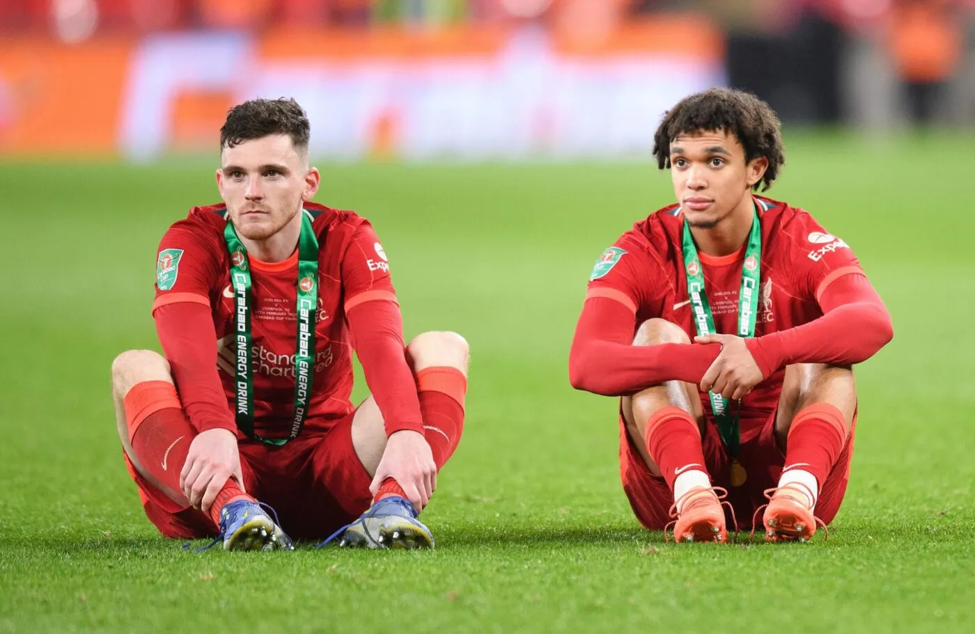 Robertson vole au secours de son ami Alexander-Arnold, sifflé à Anfield