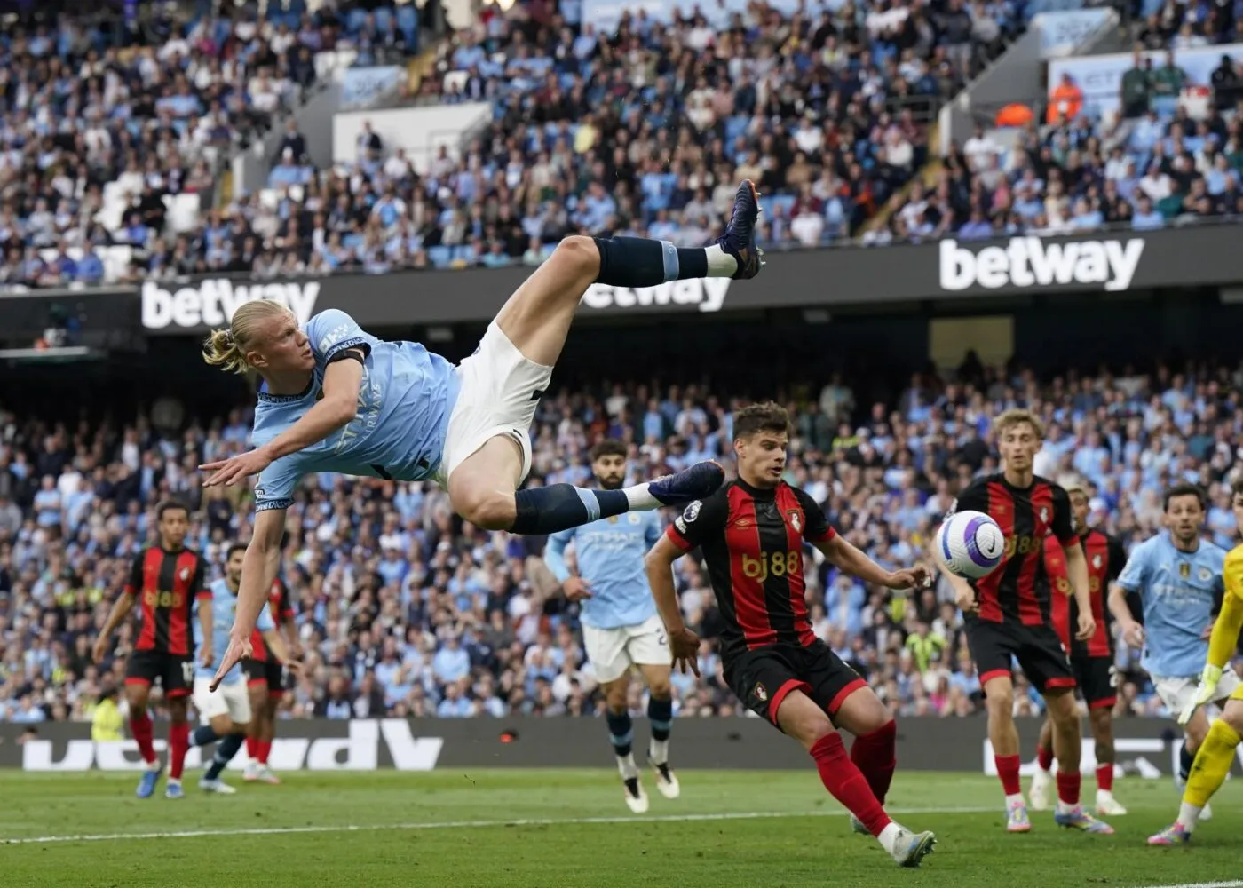 Manchester City monte sur le podium, Crystal Palace enchaîne