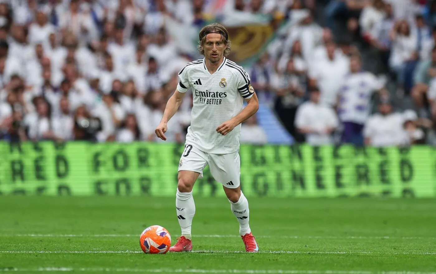 Les supporters madrilènes ont rendu hommage à Carlo Ancelotti et Luka Modrić pour leur dernier match au Bernabéu