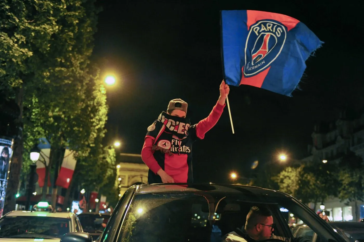 Champs-Élysées : célébrations sous haute tension