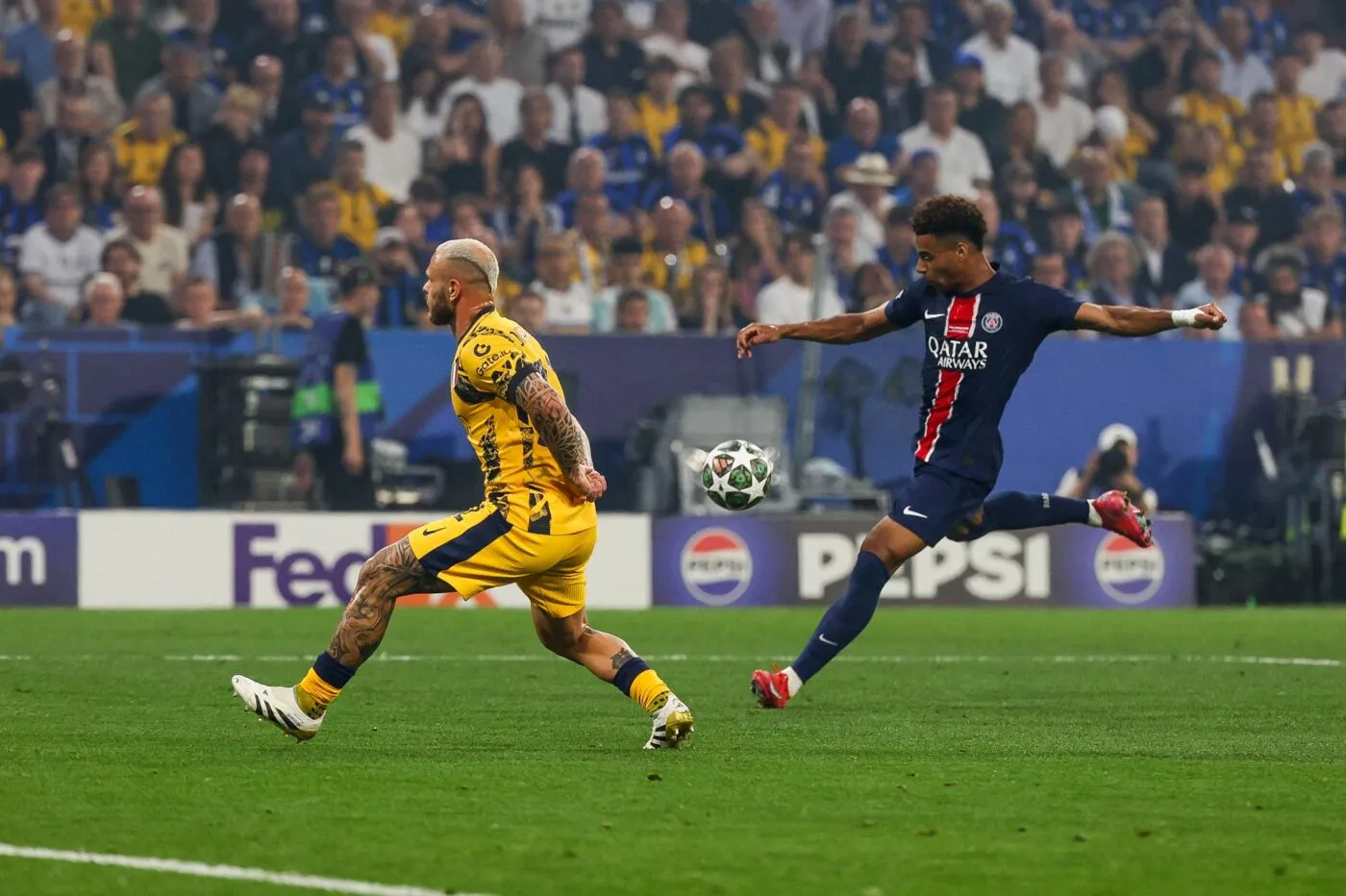 « La nuit magique de Munich<span style="font-size:50%">&nbsp;</span>» : la presse mondiale s’enflamme pour le PSG et Désiré Doué