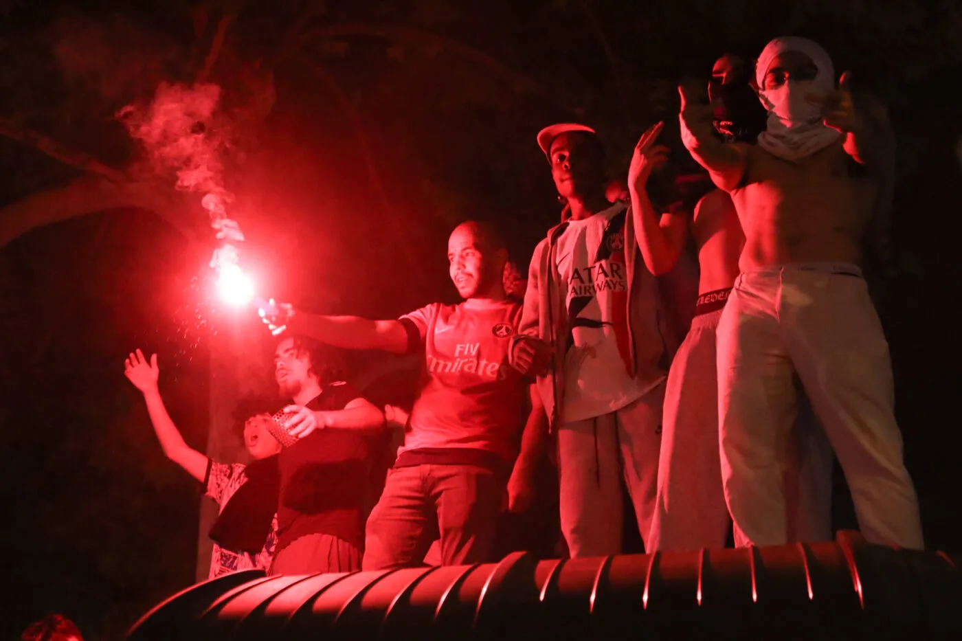 « 5-0 ! On leur a pas donné l’heure<span style="font-size:50%"> </span>» : balade dans Paris après le sacre du PSG