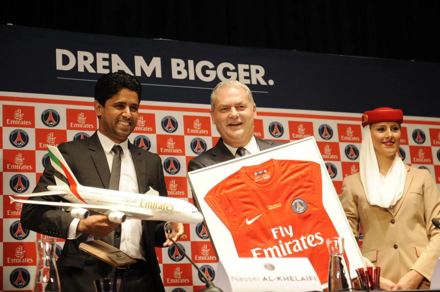 Les Parisiens rentrent dans un avion pimpé spécialement pour la victoire