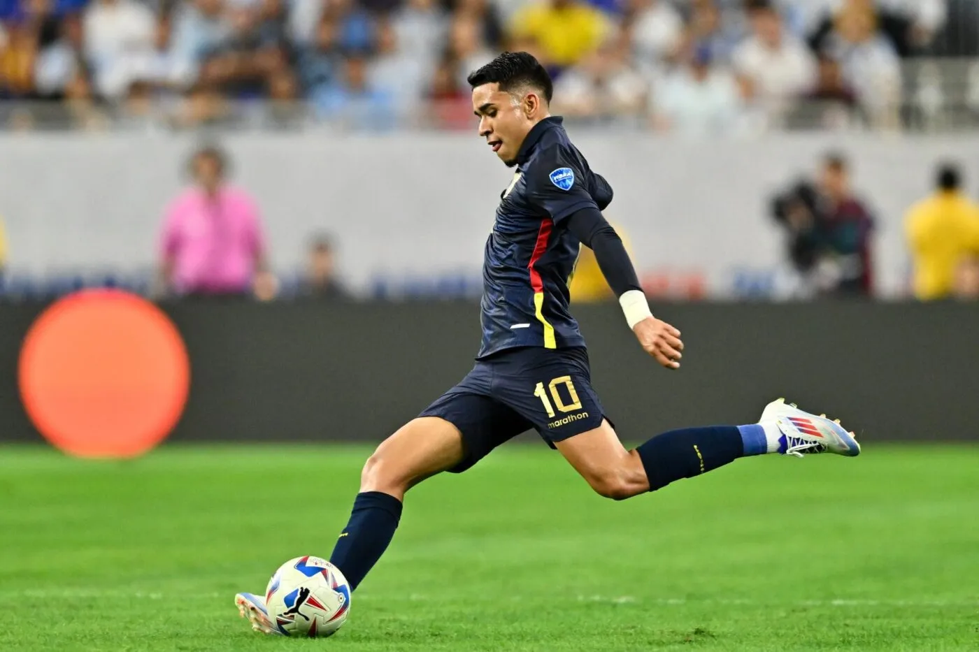 Incroyable mais vrai : le RC Strasbourg signe un joueur de Chelsea en prêt