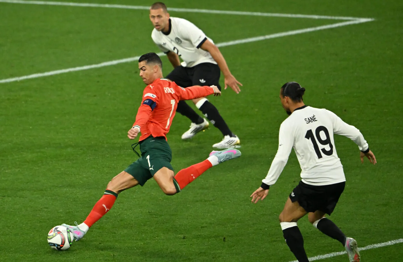 Ronaldo et le Portugal renversent l’Allemagne pour aller en finale
