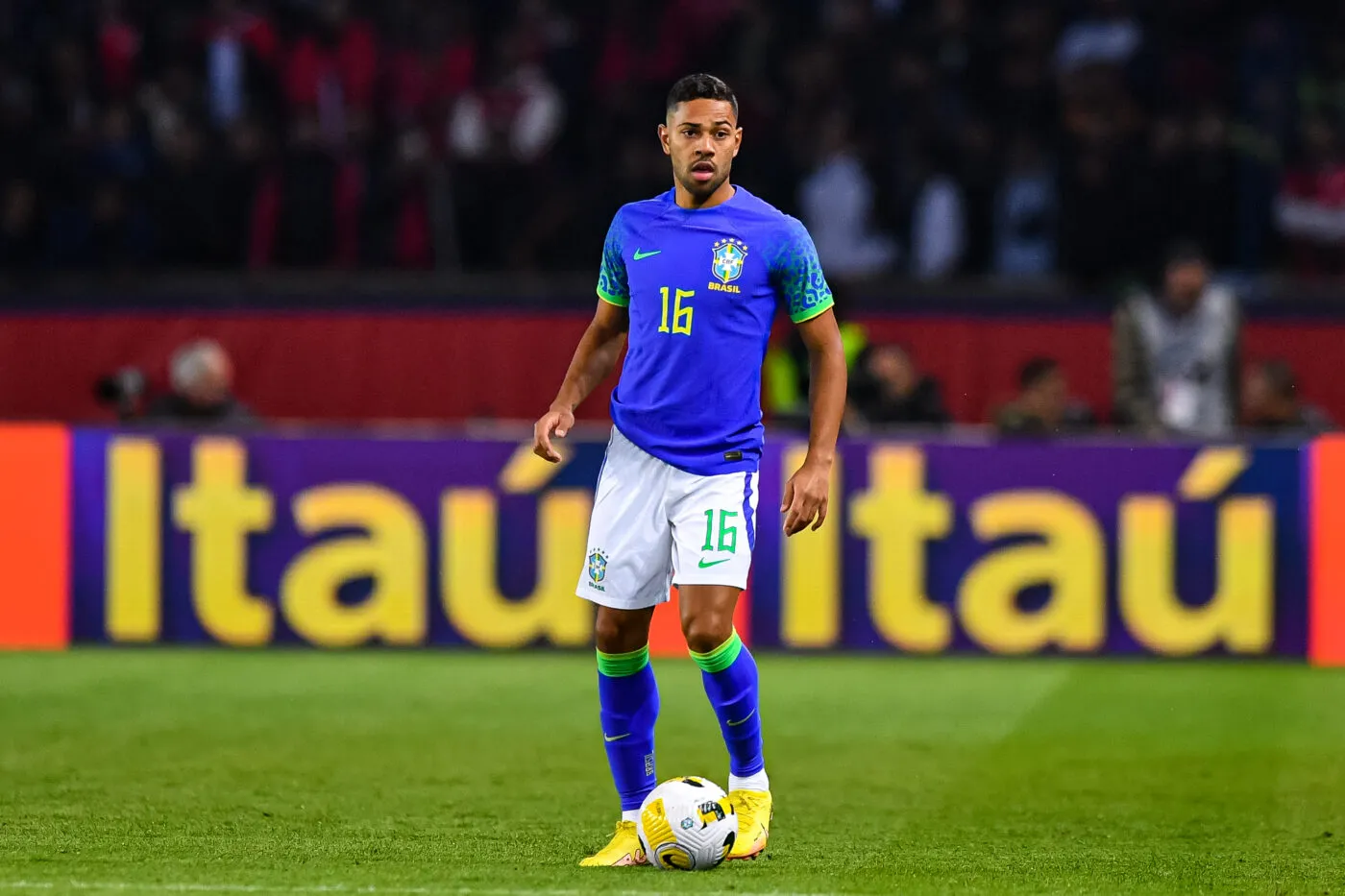 Pas retenu avec le Brésil, Renan Lodi s’en prend à Carlo Ancelotti