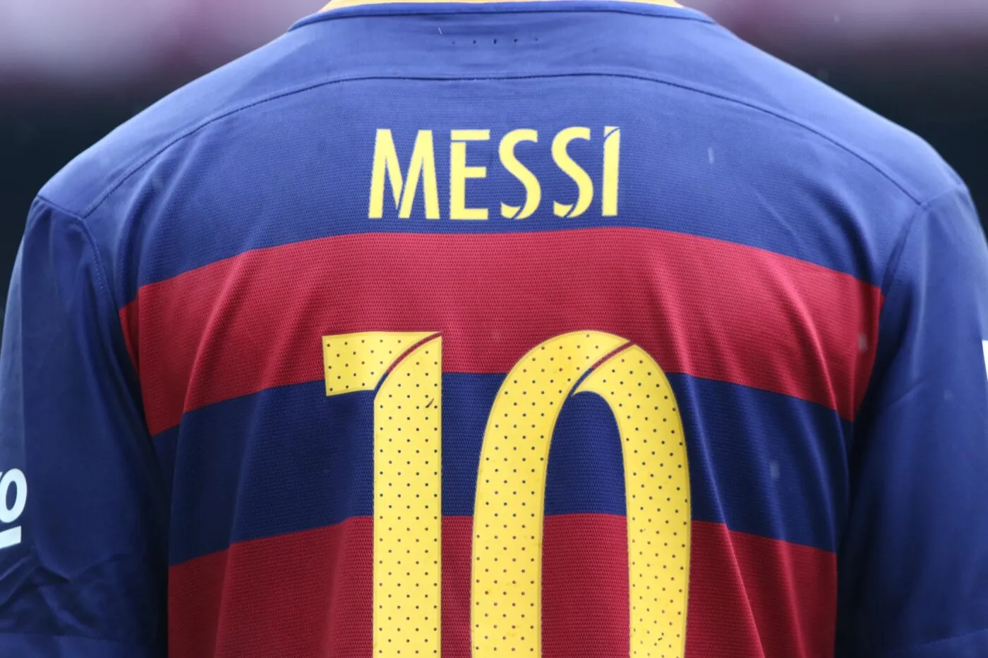 Luxe et passion : l’univers discret des stars du foot entre bouteilles rares, montres suisses et bolides à plusieurs millions