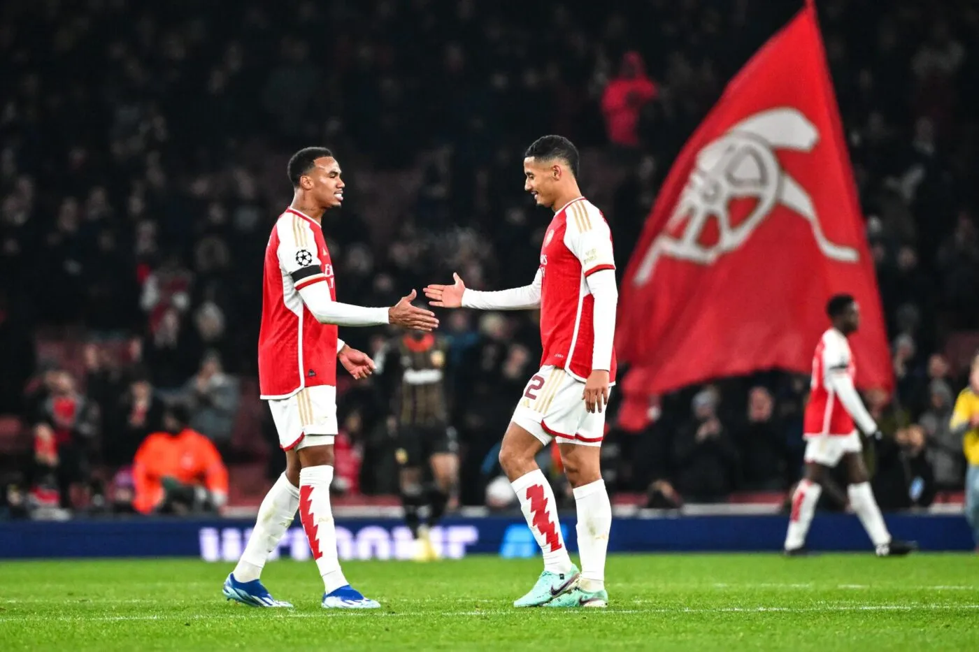 Arsenal verrouille un de ses patrons de la défense