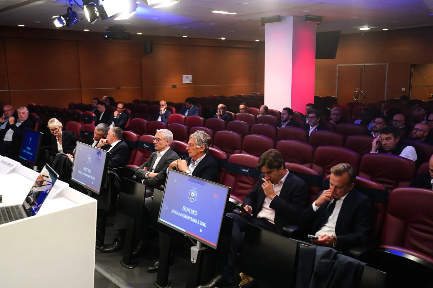 Un abonnement à moins de 20 euros et un tarif jeunes pour la Ligue 1 ?