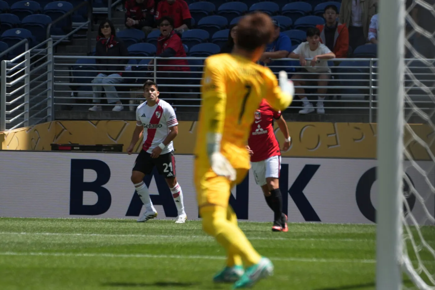 Les Urawa Red Diamonds ne font pas le poids face à River