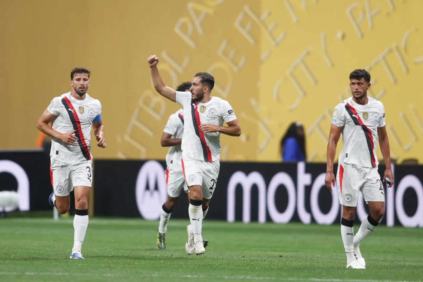 Manchester City déroule contre Al-Aïn, premier but pour Rayan Cherki