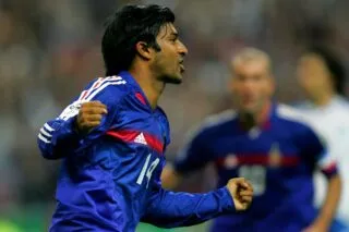 Vikash Dhorasoo se trouve un banc parisien