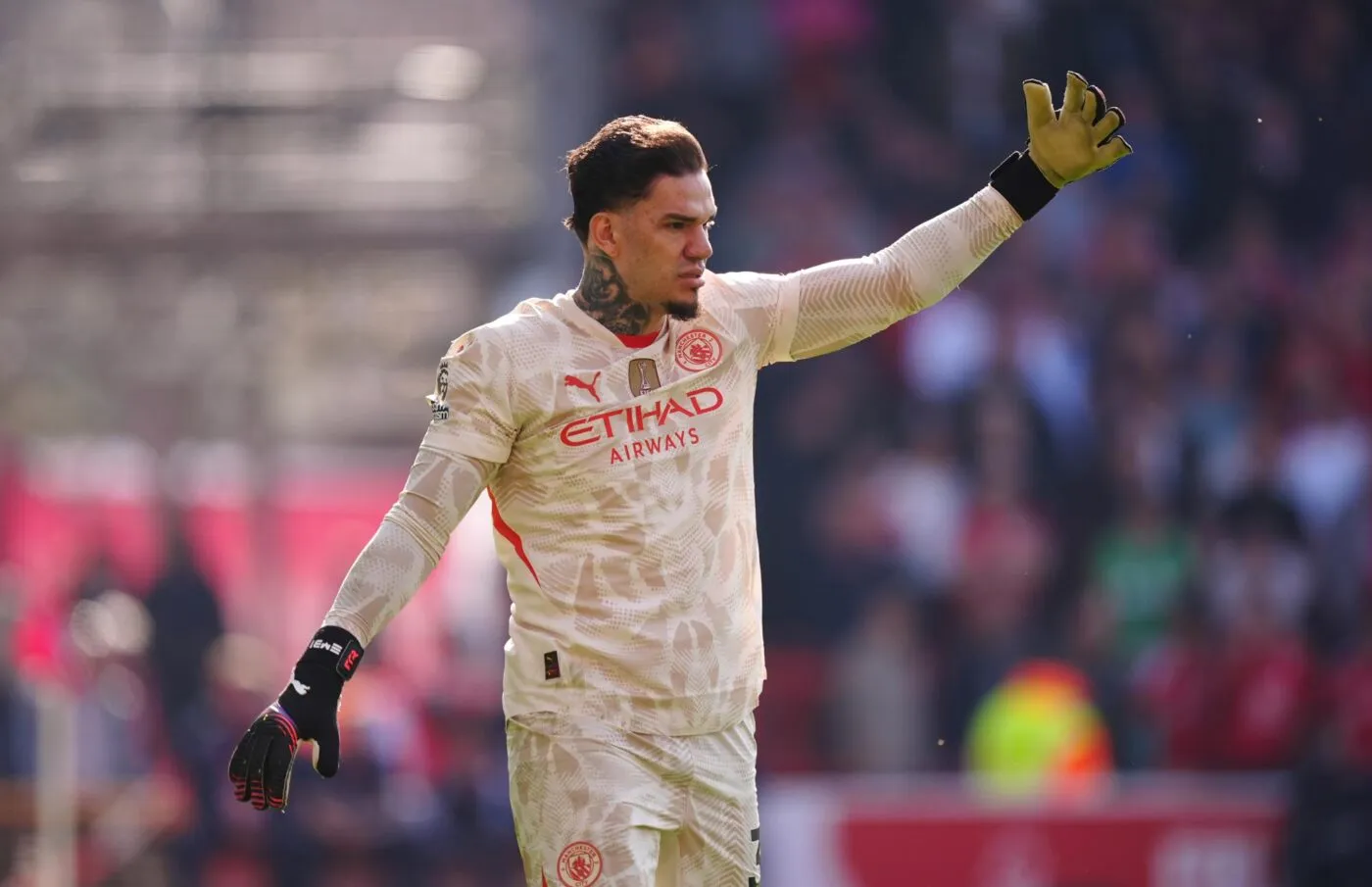 Ederson met les choses au clair sur son avenir
