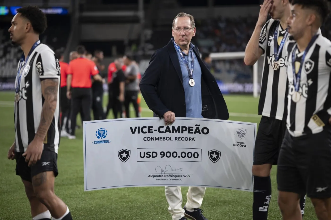 John Textor se défoule en virant l’entraîneur de Botafogo