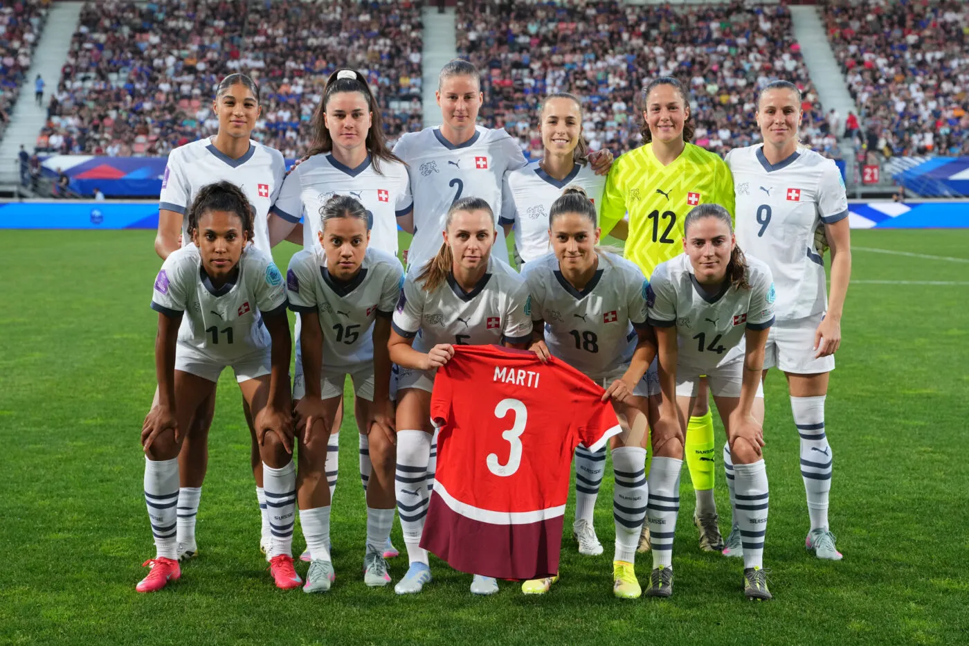 Quel est l’intérêt des matchs amicaux entre les équipes féminines et des jeunes hommes ?