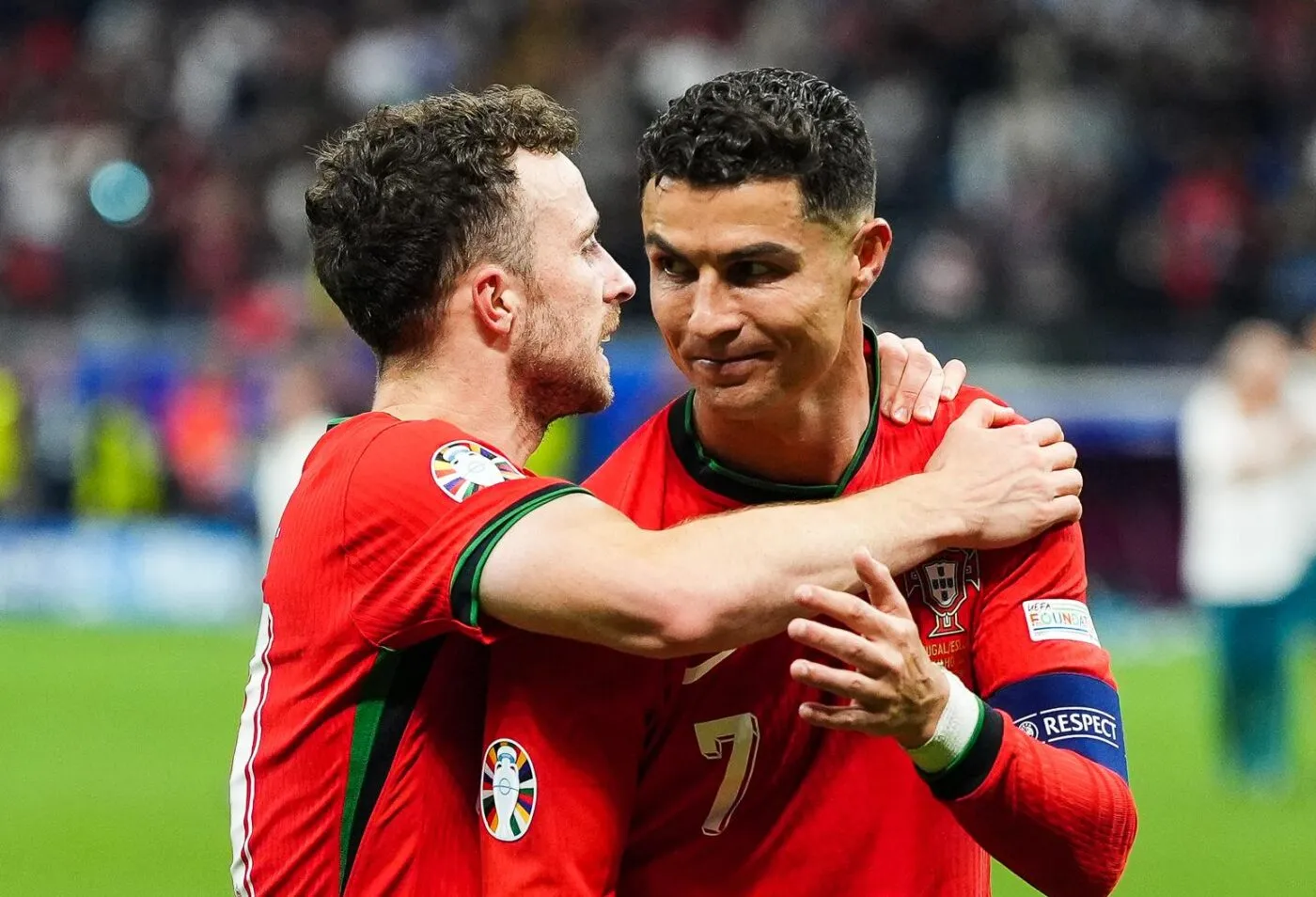 «<span style="font-size:50%">&nbsp;</span>Cela n’a pas de sens<span style="font-size:50%">&nbsp;</span>» : Cristiano Ronaldo rend à son tour hommage à Diogo Jota