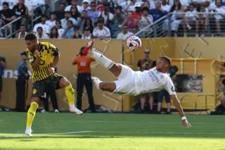 Kylian Mbappé utilise l’IA pour remplir les tribunes du stade sur Instagram