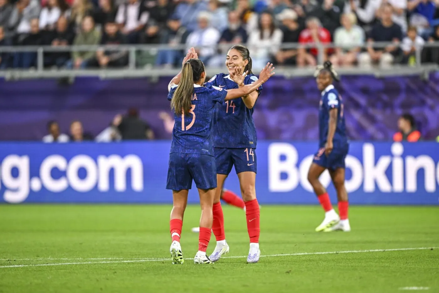 Les Bleues détruisent le Pays de Galles