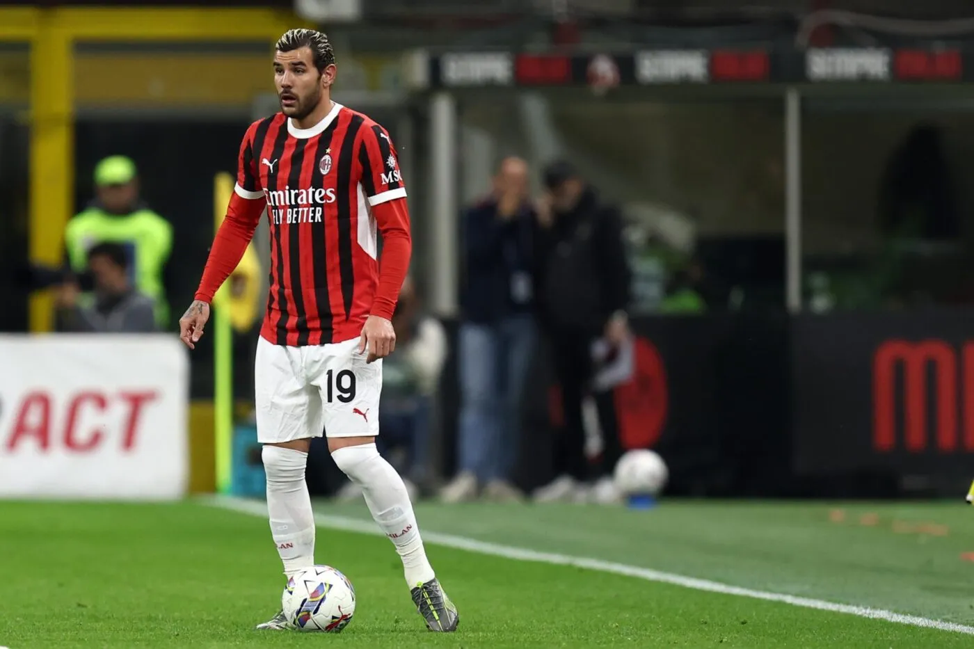 Theo Hernandez s’en prend aux dirigeants de l’AC Milan