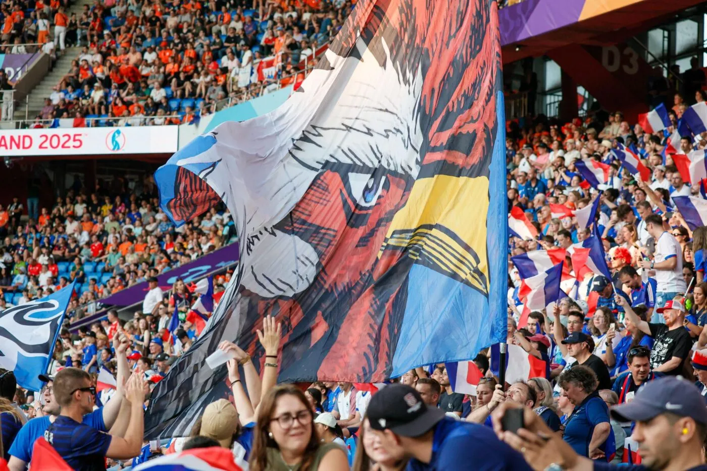 Euro féminin : vous ne marcherez jamais seul(e)s