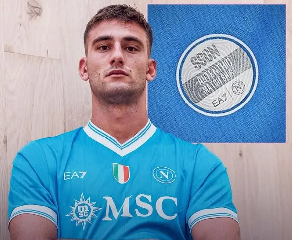 Oups ! Le Napoli fait une énorme boulette sur son maillot