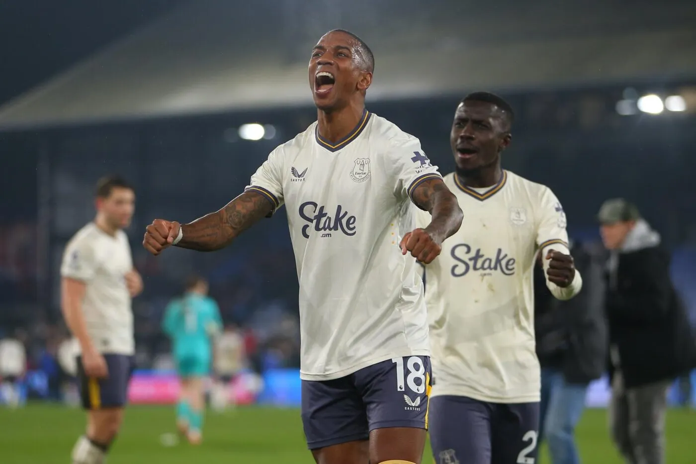 À 40 ans, Ashley Young trouve un énième club