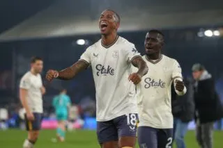 À 40 ans, Ashley Young trouve un énième club