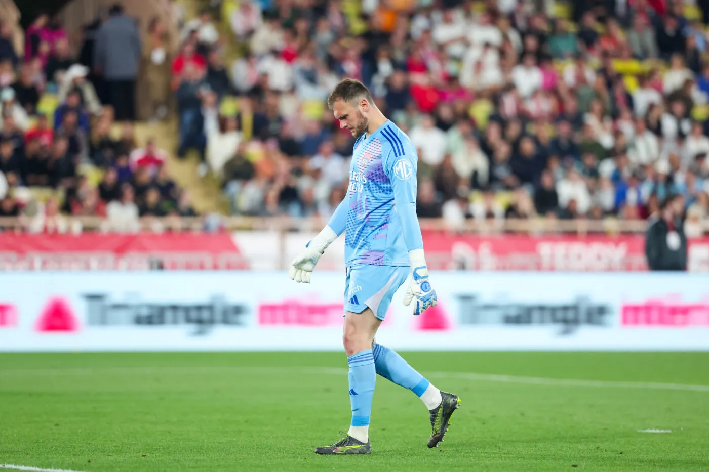 OL : un mercato dans le brouillard