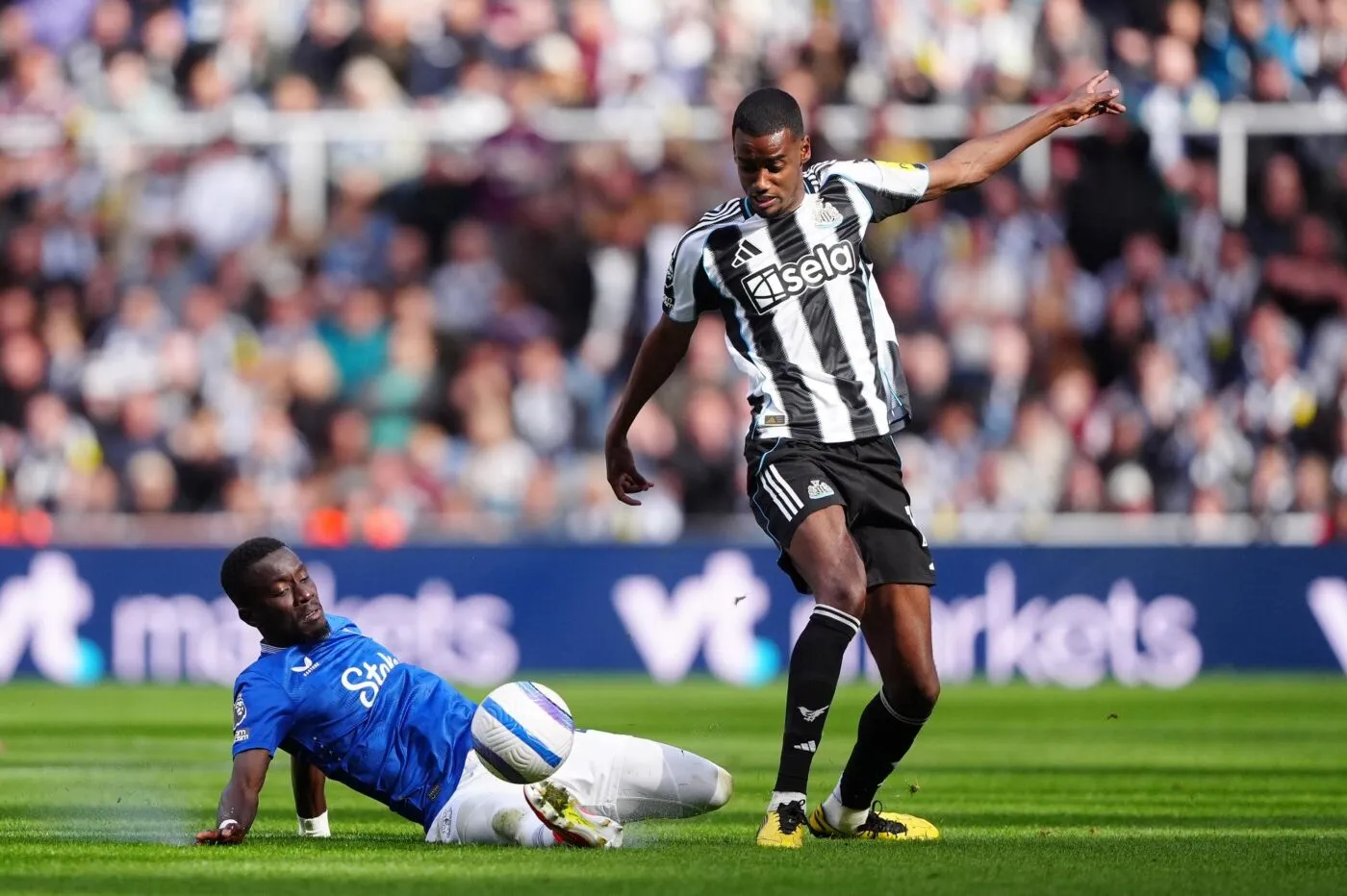 Alexander Isak part au bras de fer avec Newcastle