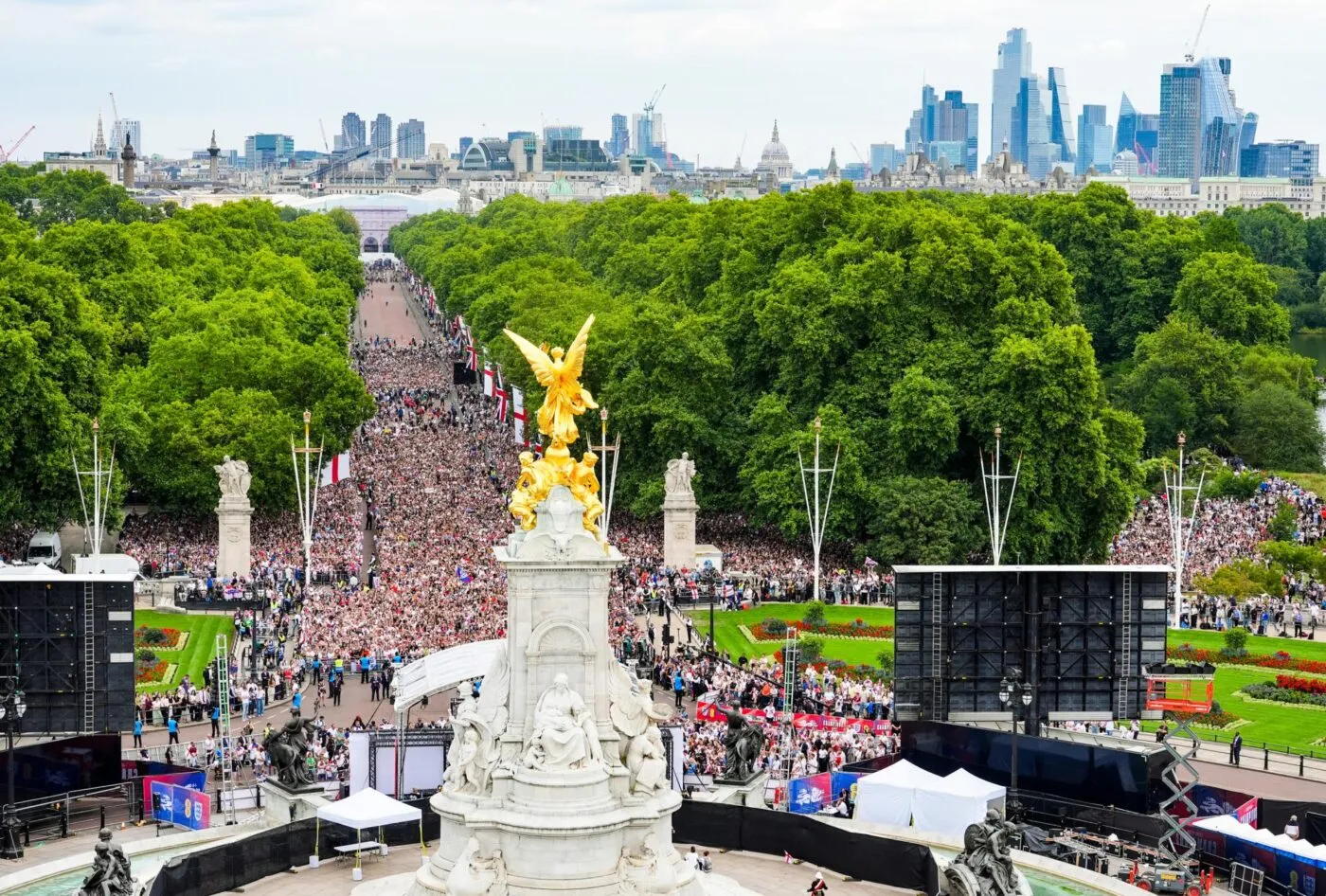 La parade anglaise à Londres avec Burna Boy en guest star