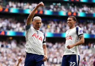 Tottenham et Richarlison se reprennent, première réussie pour Le Bris