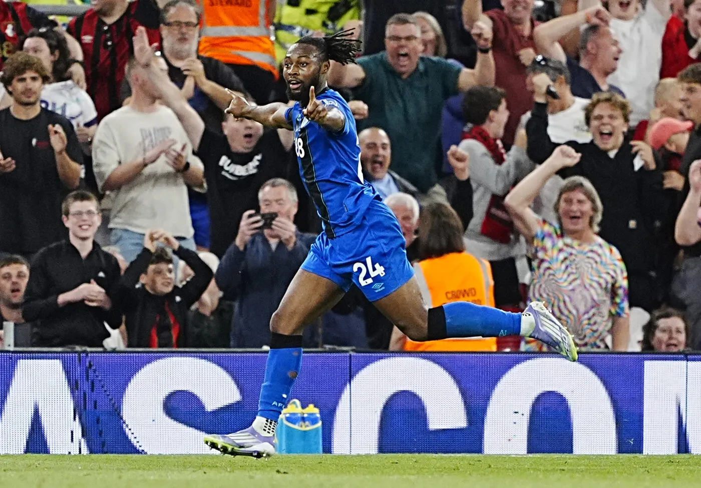 L'attaquant de Bournemouth Semenyo victime d'insultes racistes à Liverpool, un homme arrêté