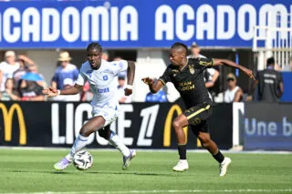 Strasbourg et Auxerre démarrent bien, pas le Paris FC