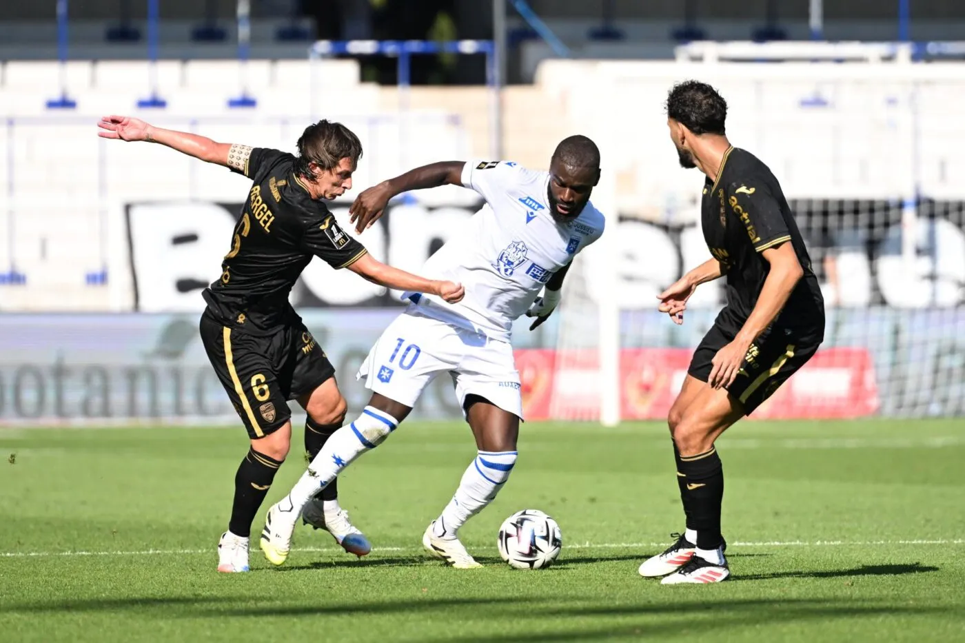 Dans le viseur de Nice, Sinayoko ne boude pas l'AJA