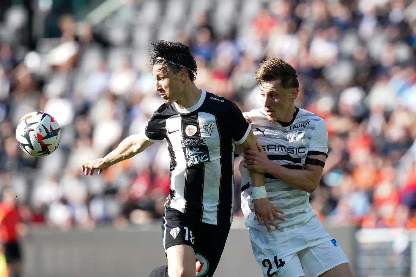 Après la vente de Kalimuendo, Rennes s'active sur le marché des attaquants