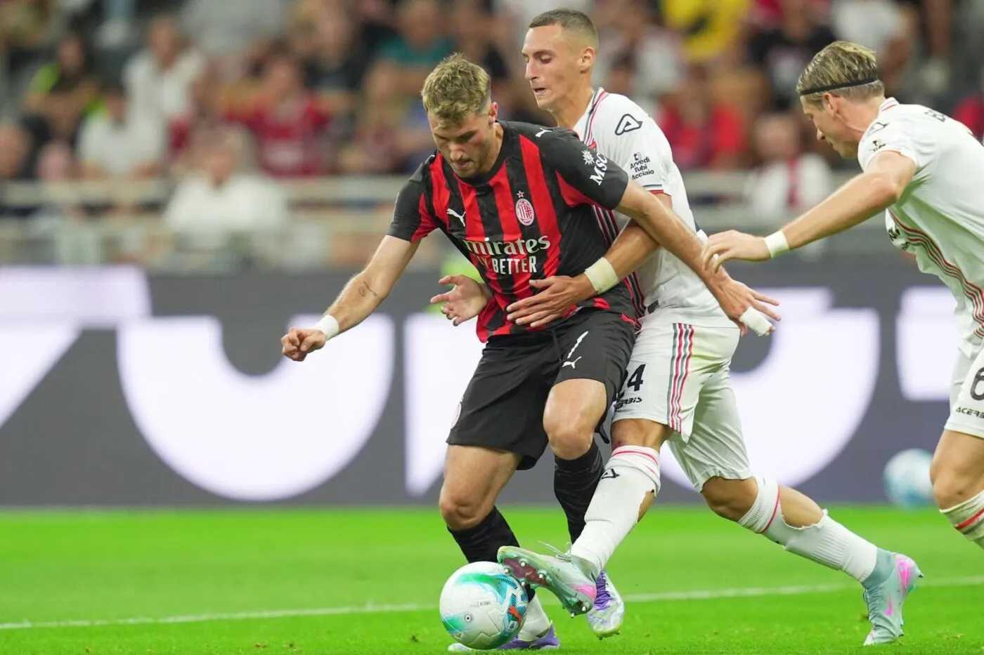 Serie A : le Milan commence mal, la Roma débute bien