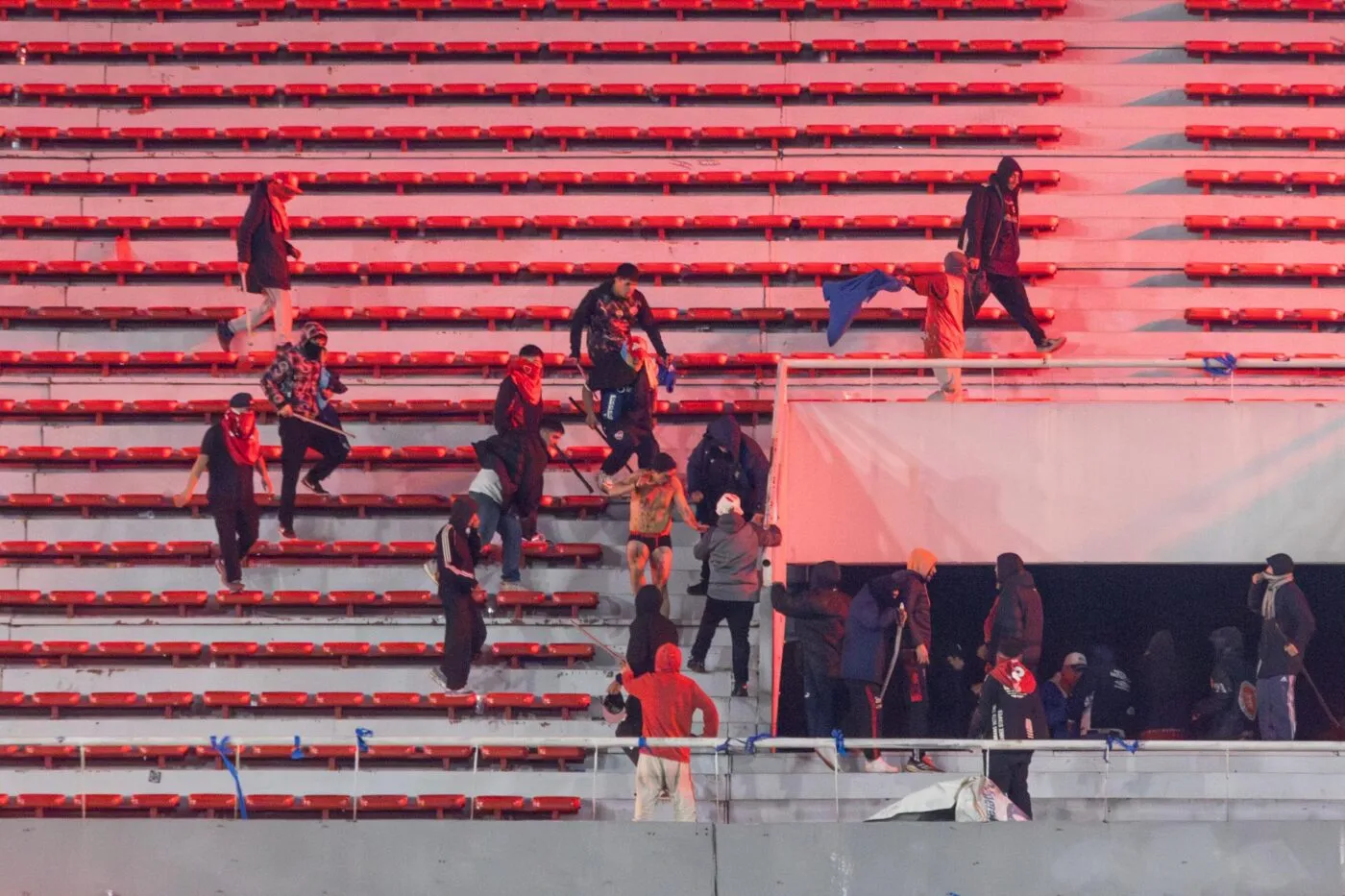25 ultras d’Independiente interdits de stade après les scènes de violence en Copa Sudamericana