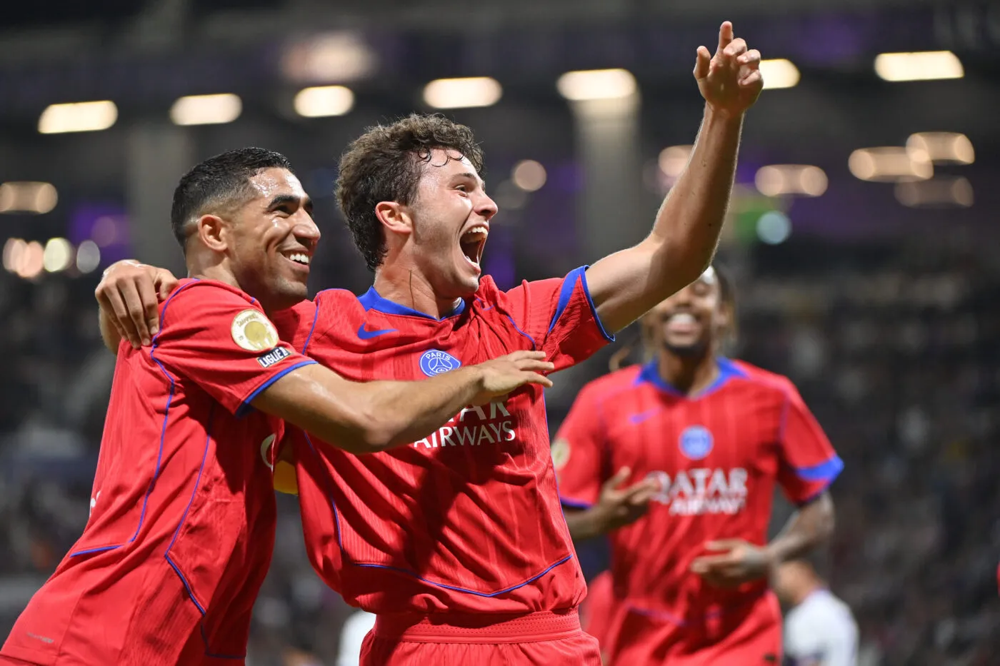 Les deux retournés acrobatiques fantastiques de João Neves contre Toulouse