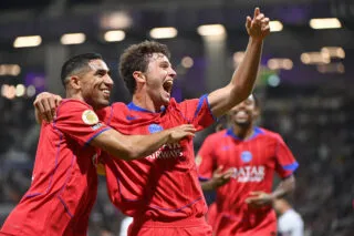 Les deux retournés acrobatiques fantastiques de João Neves contre Toulouse