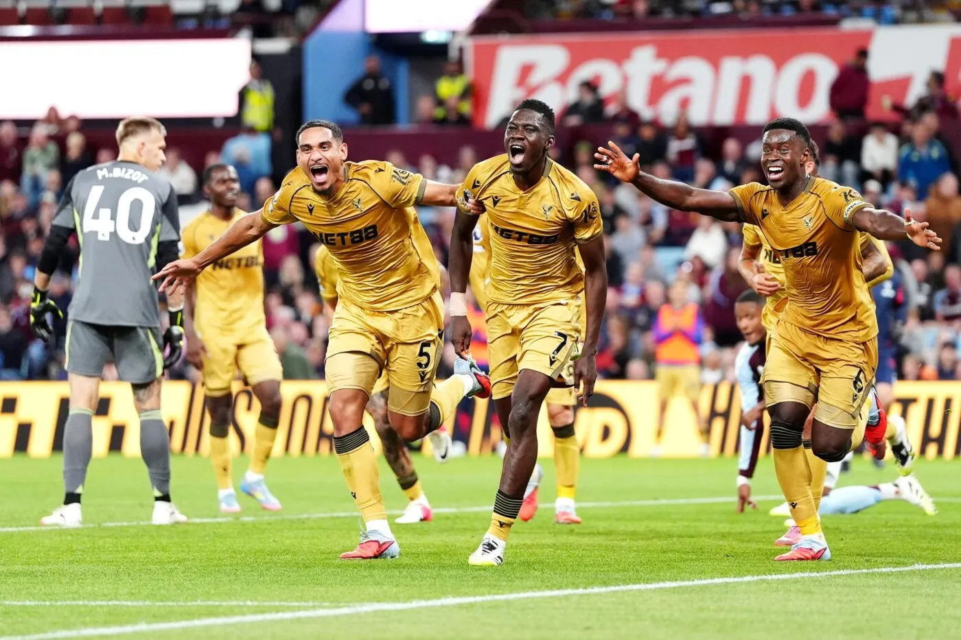 Le pauvre Ismaïla Sarr rattrapé par le karma contre Aston Villa