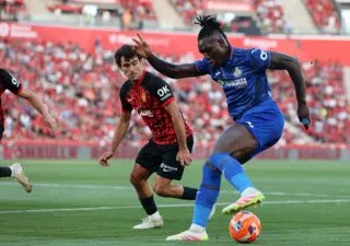 Deux joueurs de deux clubs différents écrivent le même message d’adieu