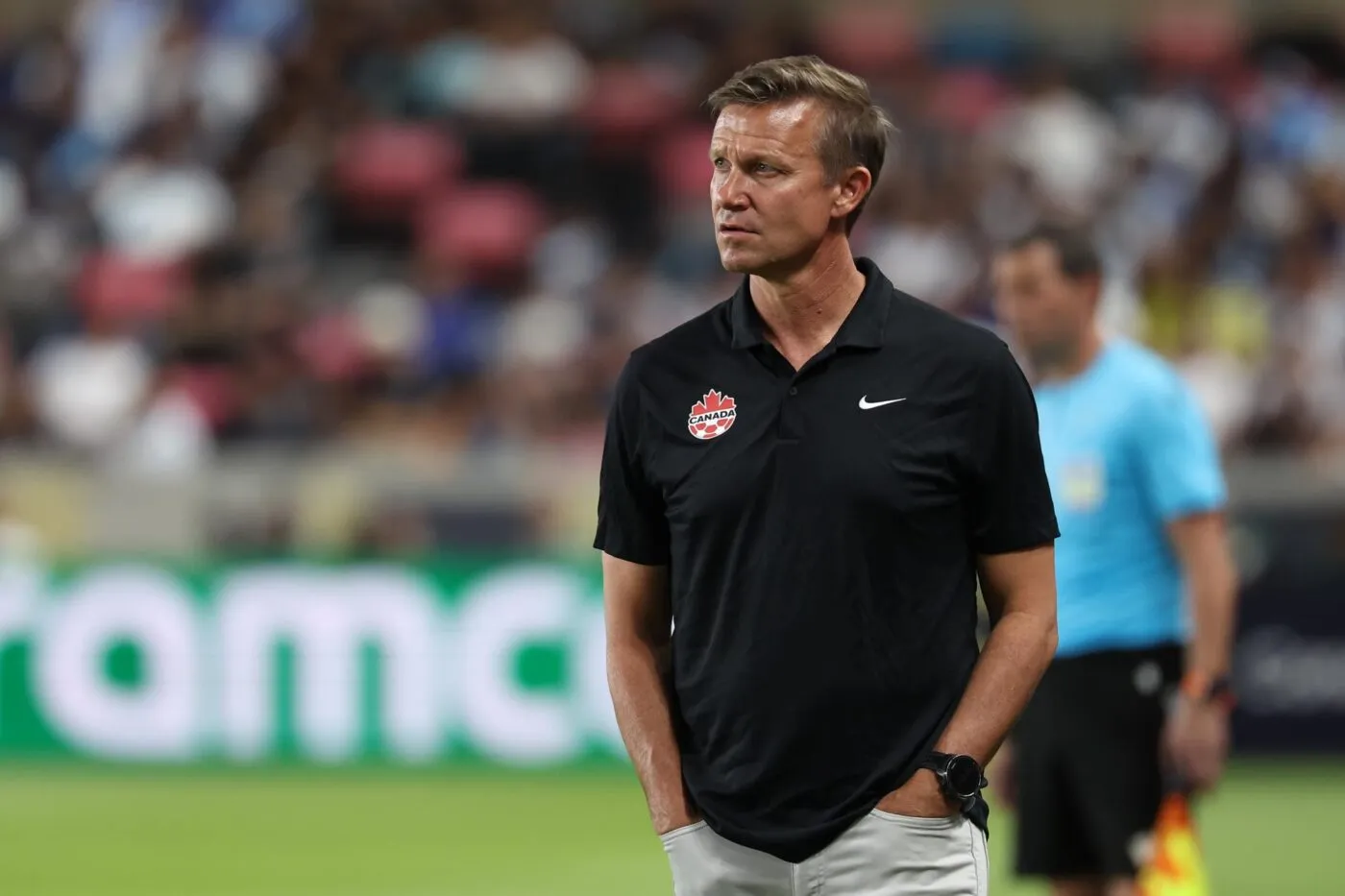 Le sélectionneur du Canada en remet une couche sur Donald Trump