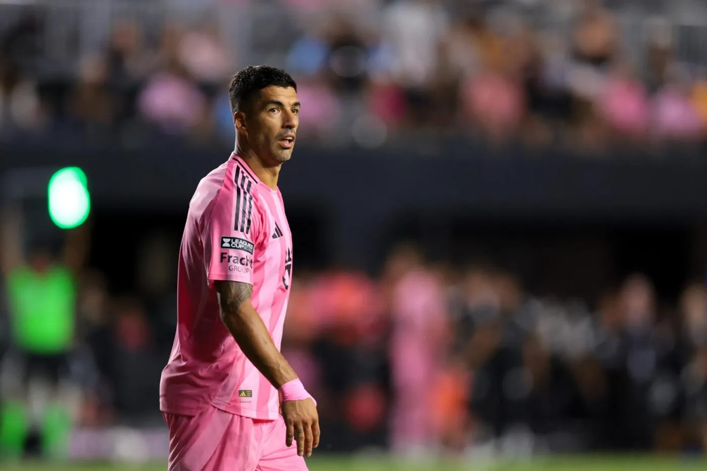 Luis Suárez présente ses excuses après son crachat