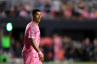 Luis Suárez présente ses excuses après son crachat