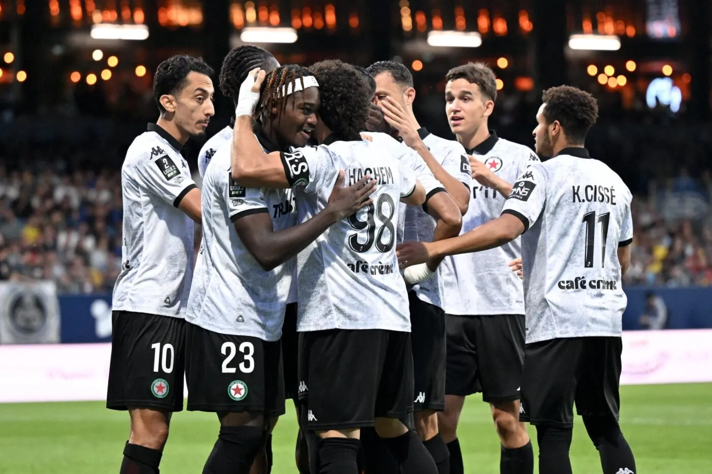 Ligue 2 : Le Red Star et Troyes confirment, Rodez rejoint Pau