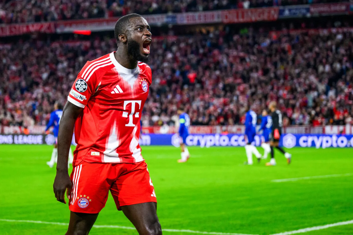 Le Bayern de l'énorme Kane bat les champions du monde 